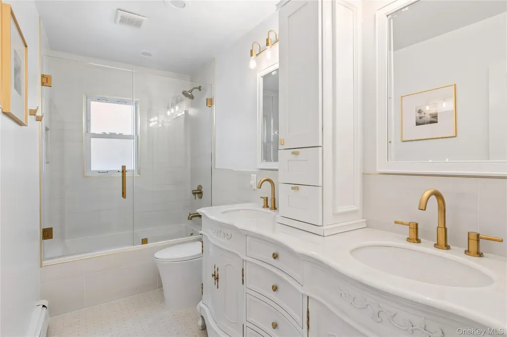 4 Long Ridge Road Plainview NY 11803