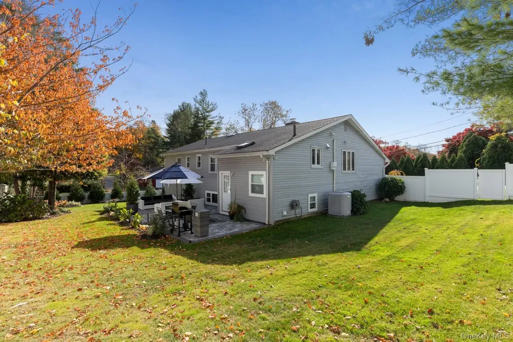 4 Long Ridge Road Plainview NY 11803