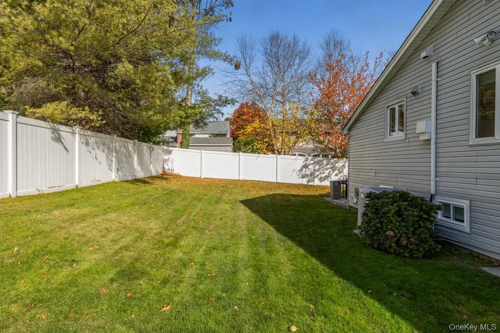 4 Long Ridge Road Plainview NY 11803