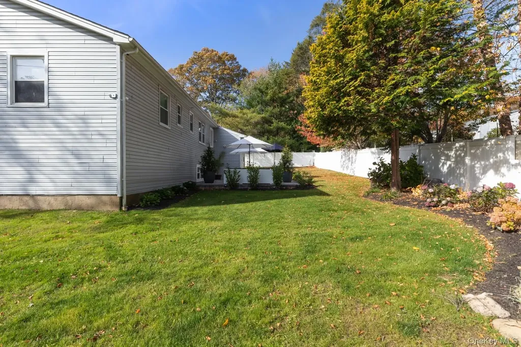 4 Long Ridge Road Plainview NY 11803
