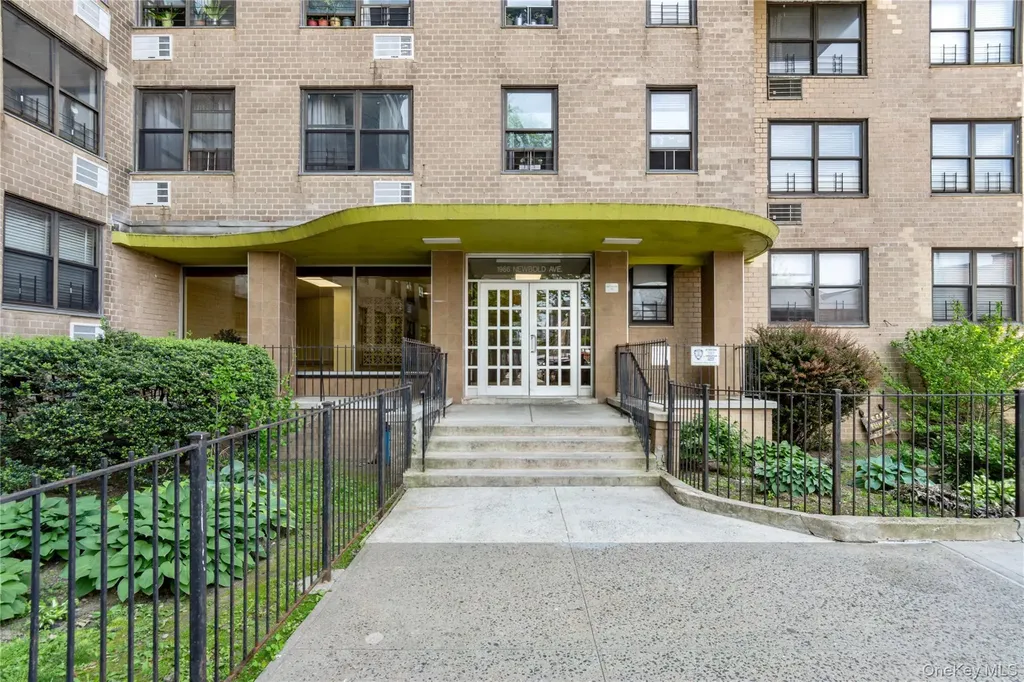 1966 Newbold Avenue Bronx NY 10472
