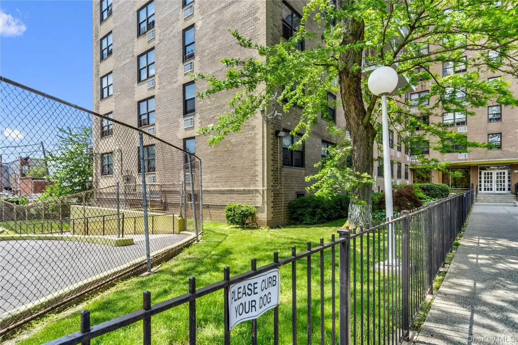 1966 Newbold Avenue Bronx NY 10472