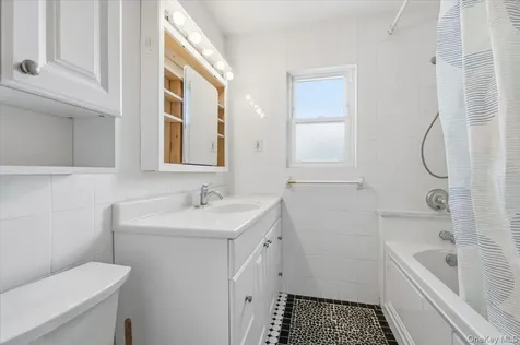 962 Washington Street Baldwin NY 11510