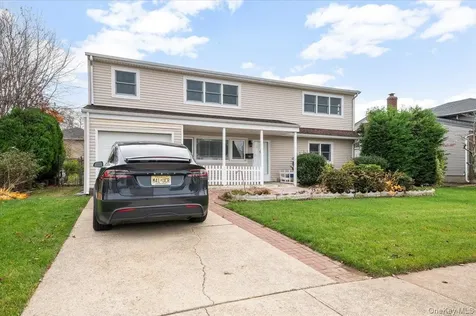 962 Washington Street Baldwin NY 11510