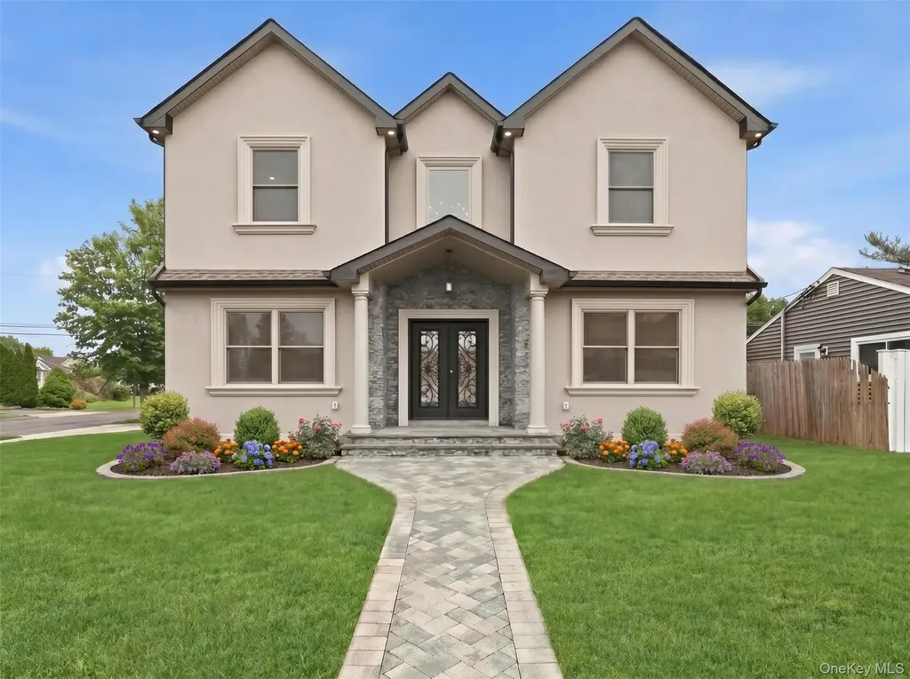 2 Griffin Lane Syosset NY 11791