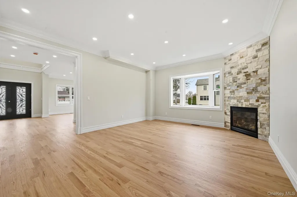 2 Griffin Lane Syosset NY 11791