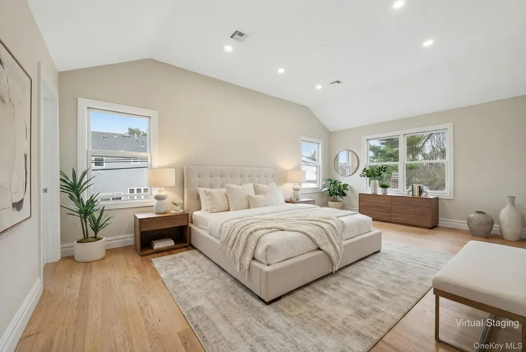 2 Griffin Lane Syosset NY 11791