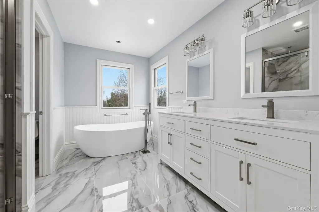 2 Griffin Lane Syosset NY 11791