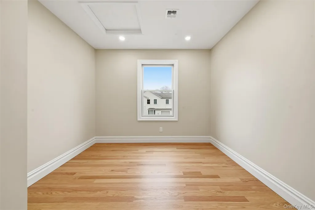 2 Griffin Lane Syosset NY 11791