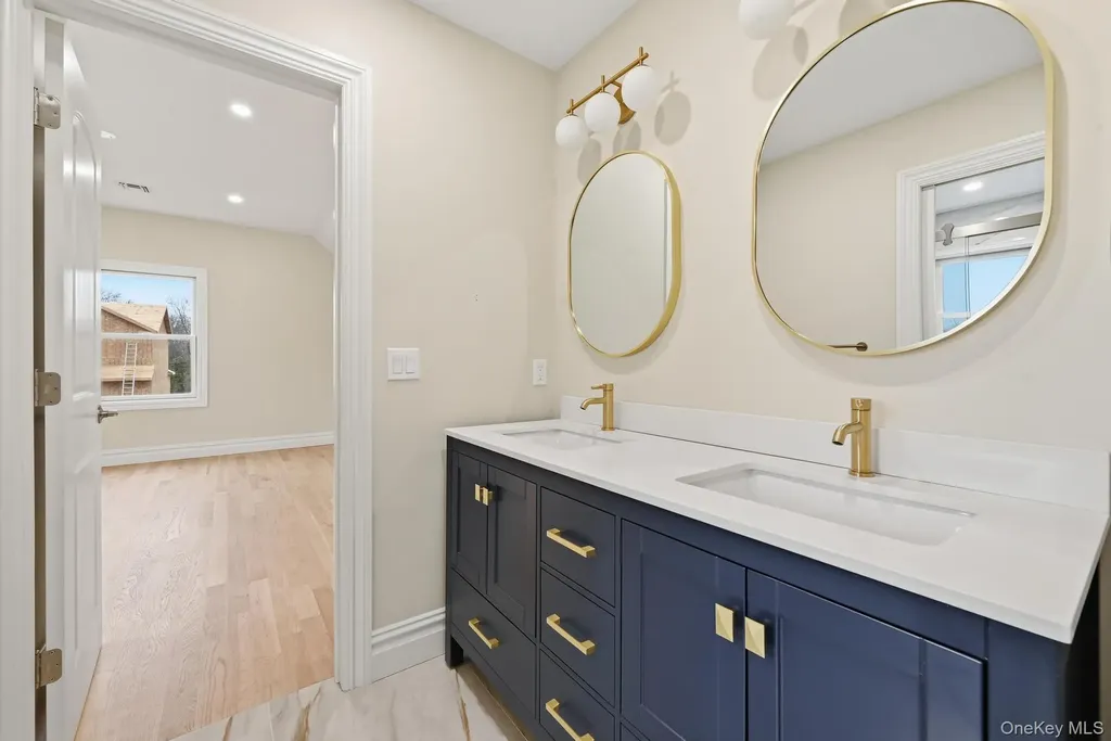 2 Griffin Lane Syosset NY 11791