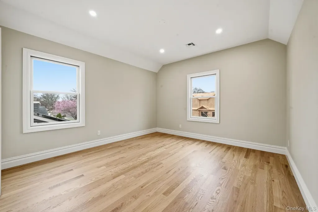 2 Griffin Lane Syosset NY 11791