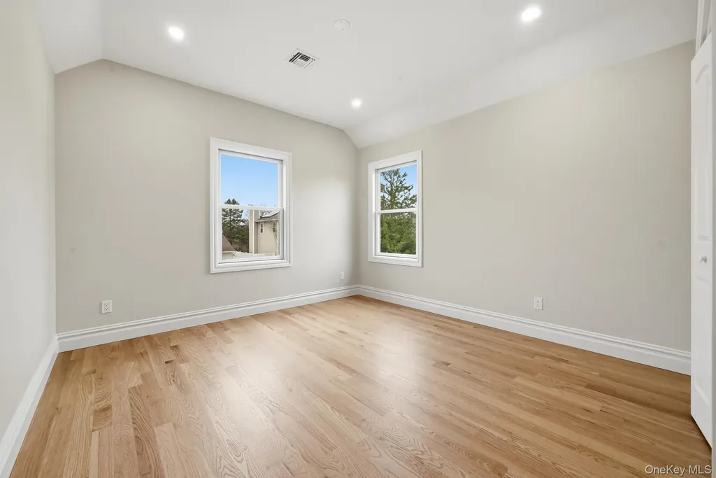 2 Griffin Lane Syosset NY 11791