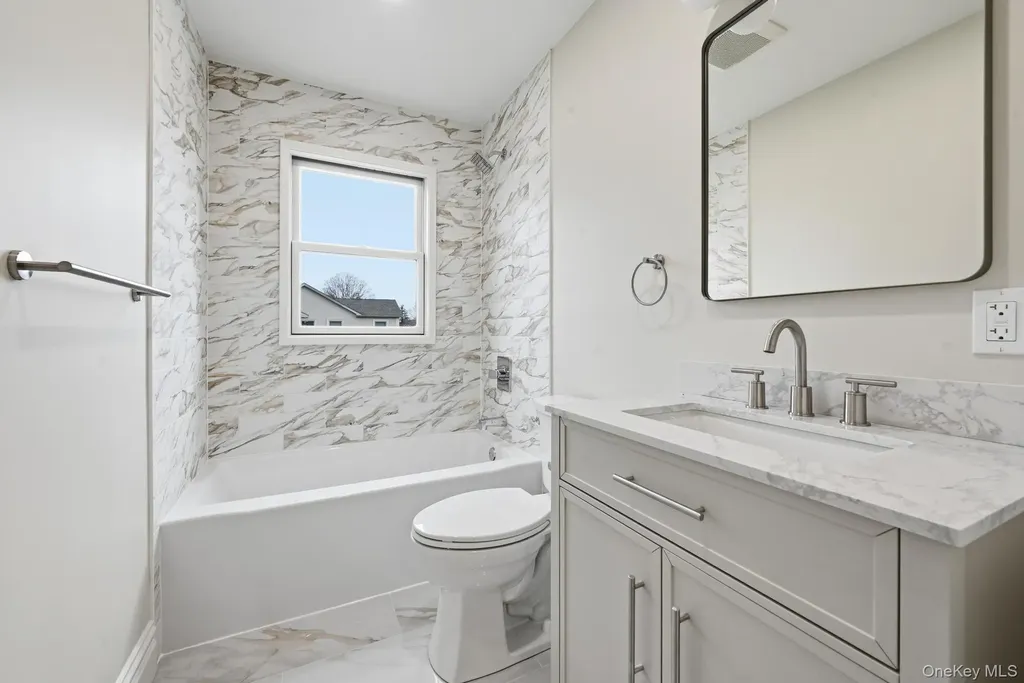 2 Griffin Lane Syosset NY 11791