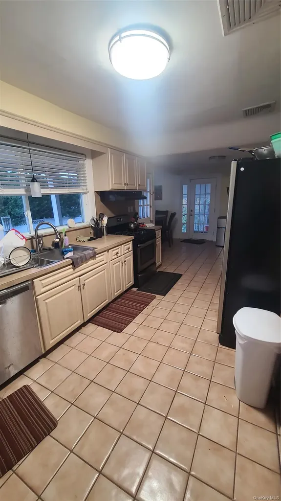 2 Addison Lane Greenvale NY 11548
