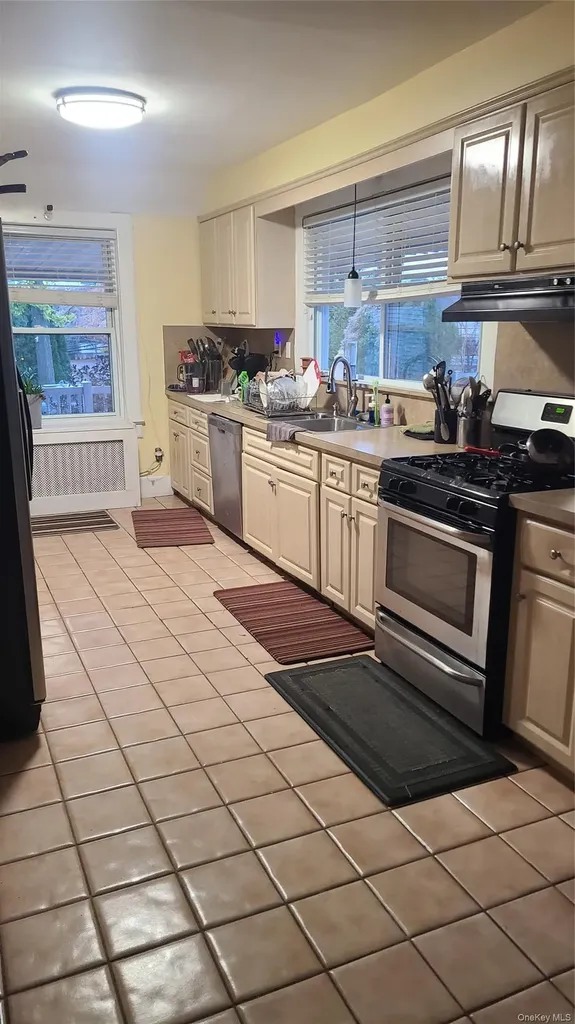 2 Addison Lane Greenvale NY 11548