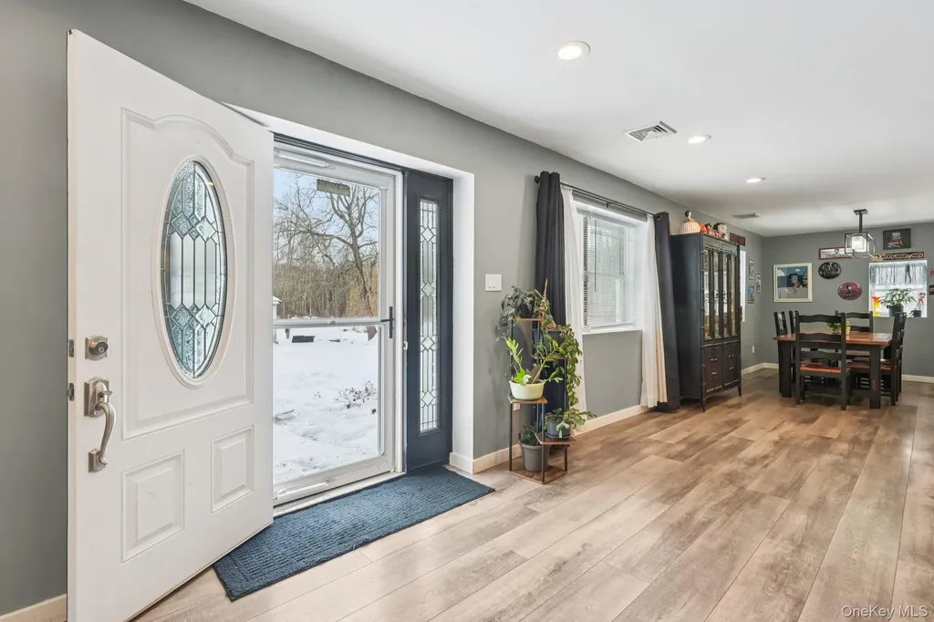 184 Quaker Street Wallkill NY 12589