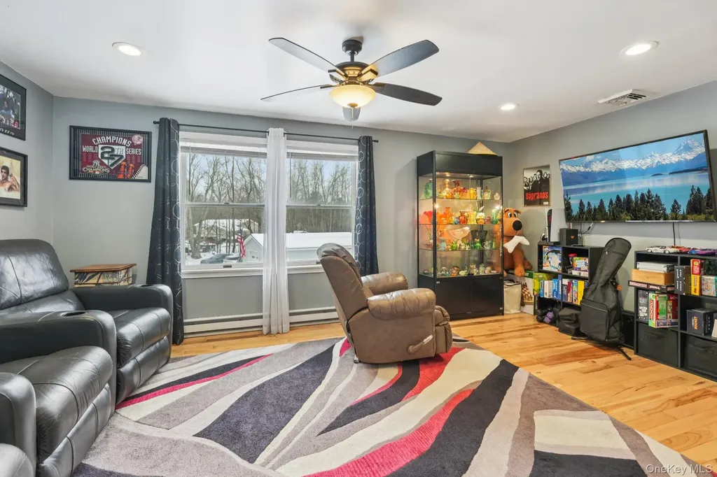 184 Quaker Street Wallkill NY 12589