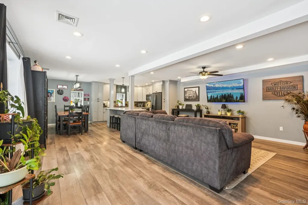 184 Quaker Street Wallkill NY 12589