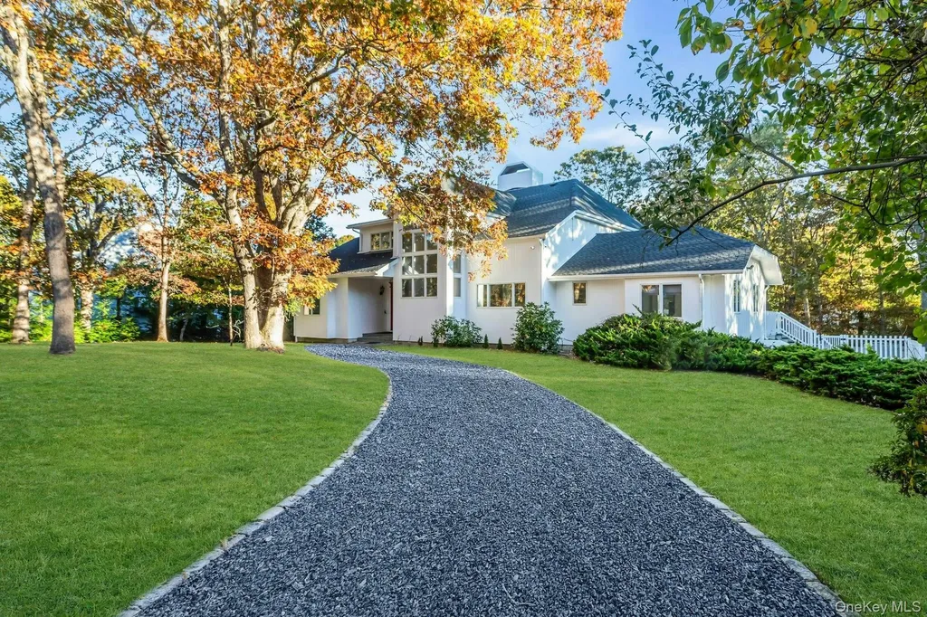 19 Bay Woods Drive Hampton Bays NY 11946