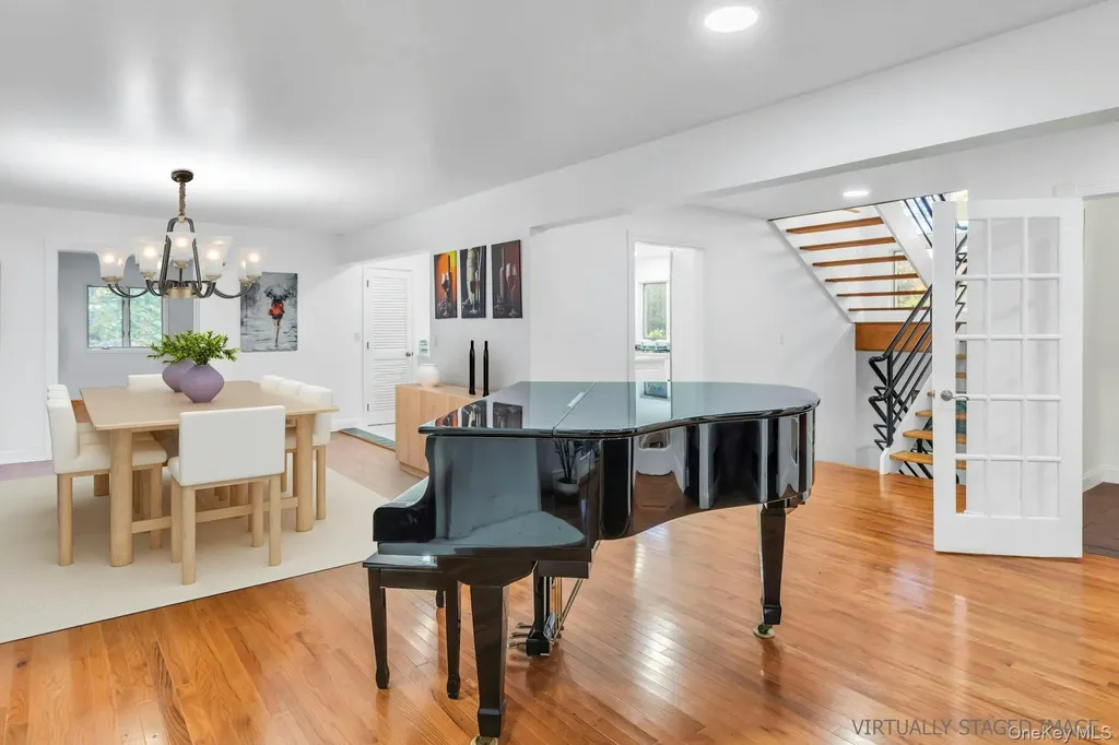 19 Bay Woods Drive Hampton Bays NY 11946