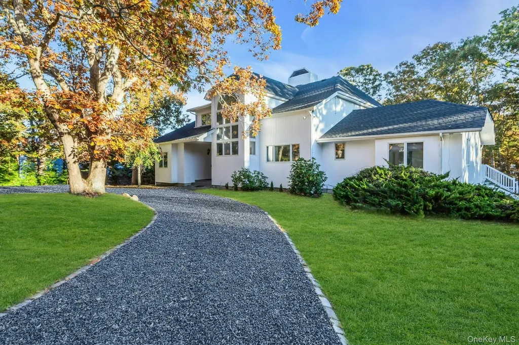 19 Bay Woods Drive Hampton Bays NY 11946