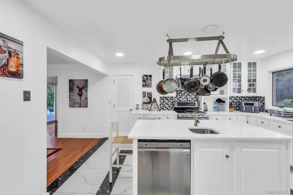 19 Bay Woods Drive Hampton Bays NY 11946