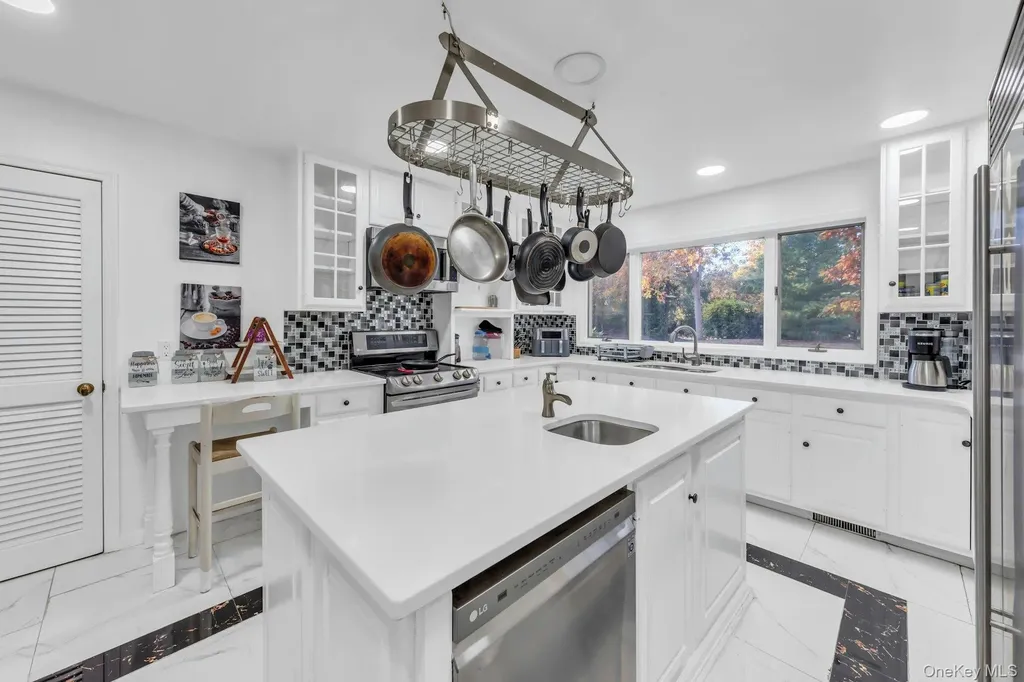 19 Bay Woods Drive Hampton Bays NY 11946