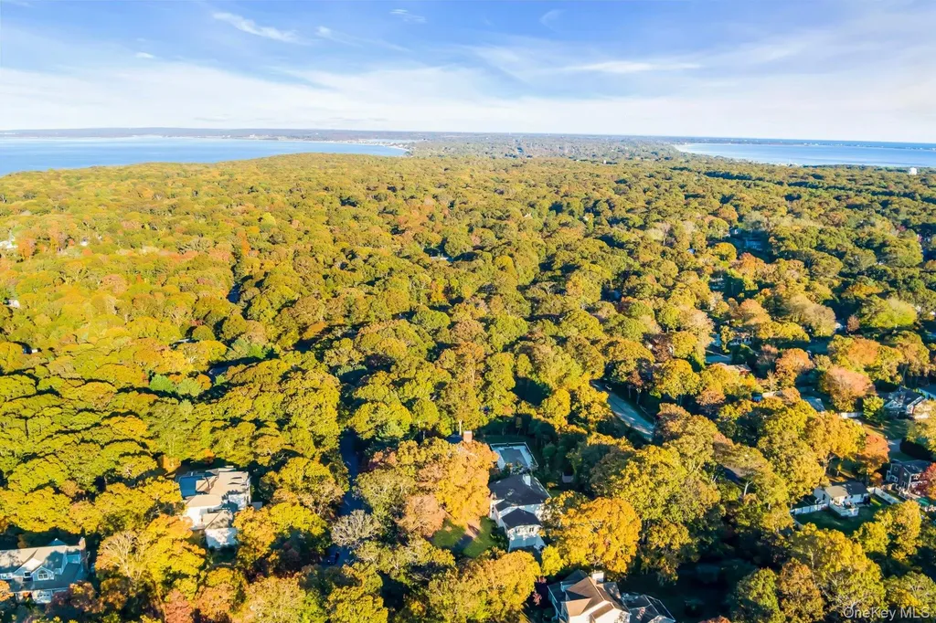 19 Bay Woods Drive Hampton Bays NY 11946