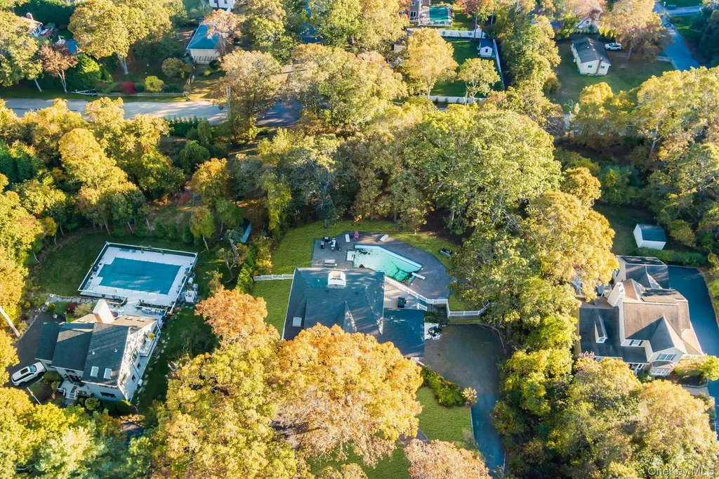 19 Bay Woods Drive Hampton Bays NY 11946