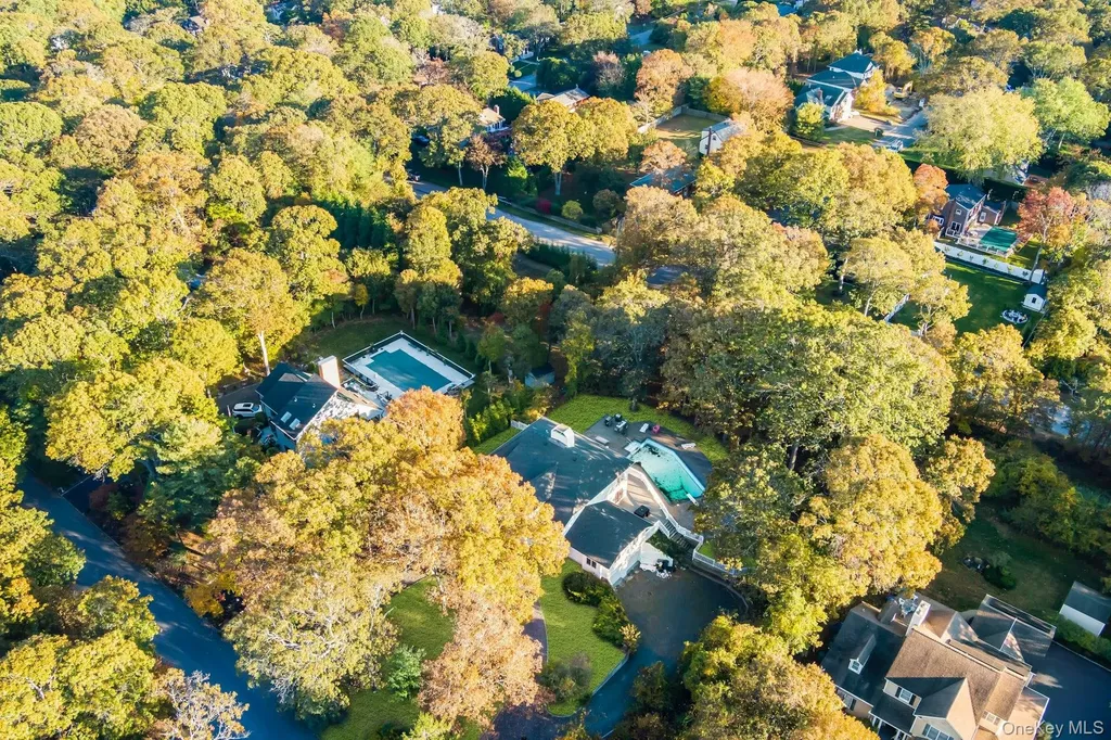 19 Bay Woods Drive Hampton Bays NY 11946