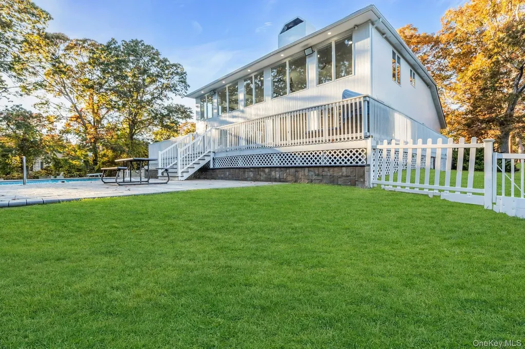 19 Bay Woods Drive Hampton Bays NY 11946
