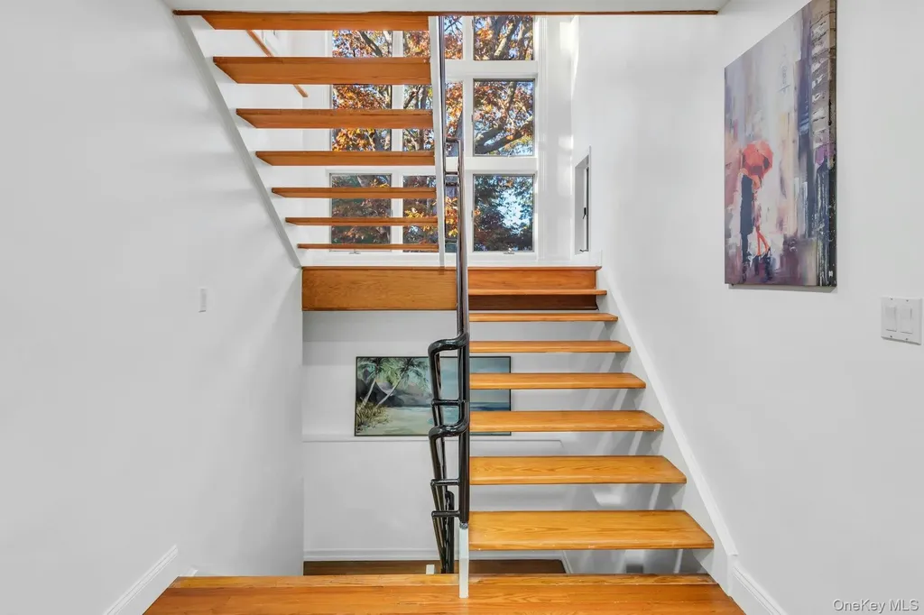 19 Bay Woods Drive Hampton Bays NY 11946