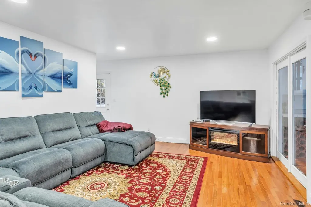 19 Bay Woods Drive Hampton Bays NY 11946
