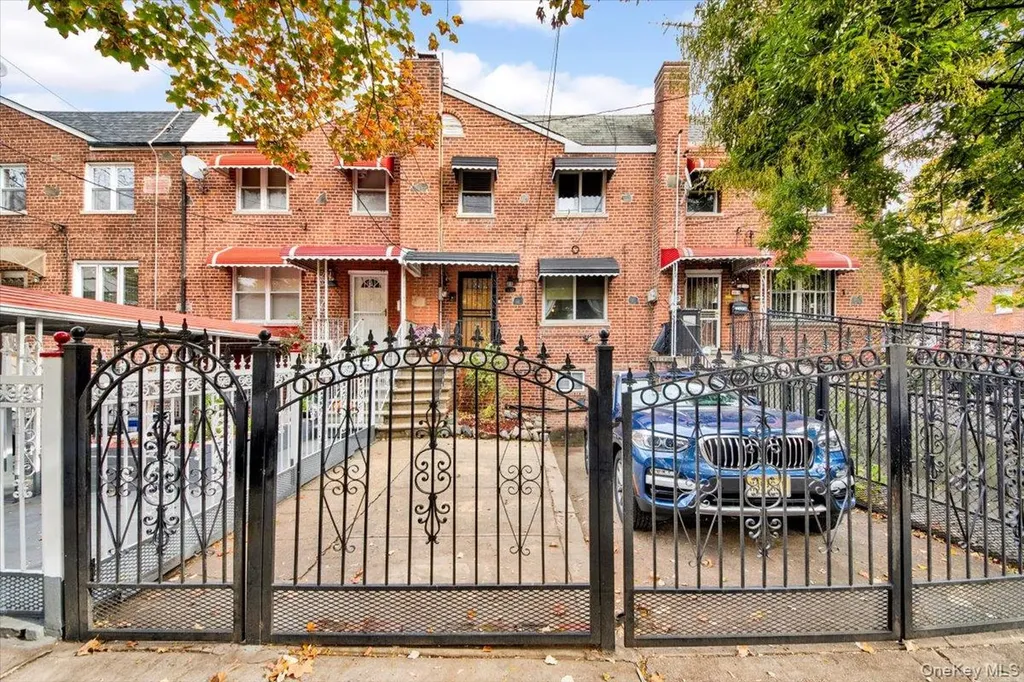 3302 Colden Avenue Bronx NY 10469