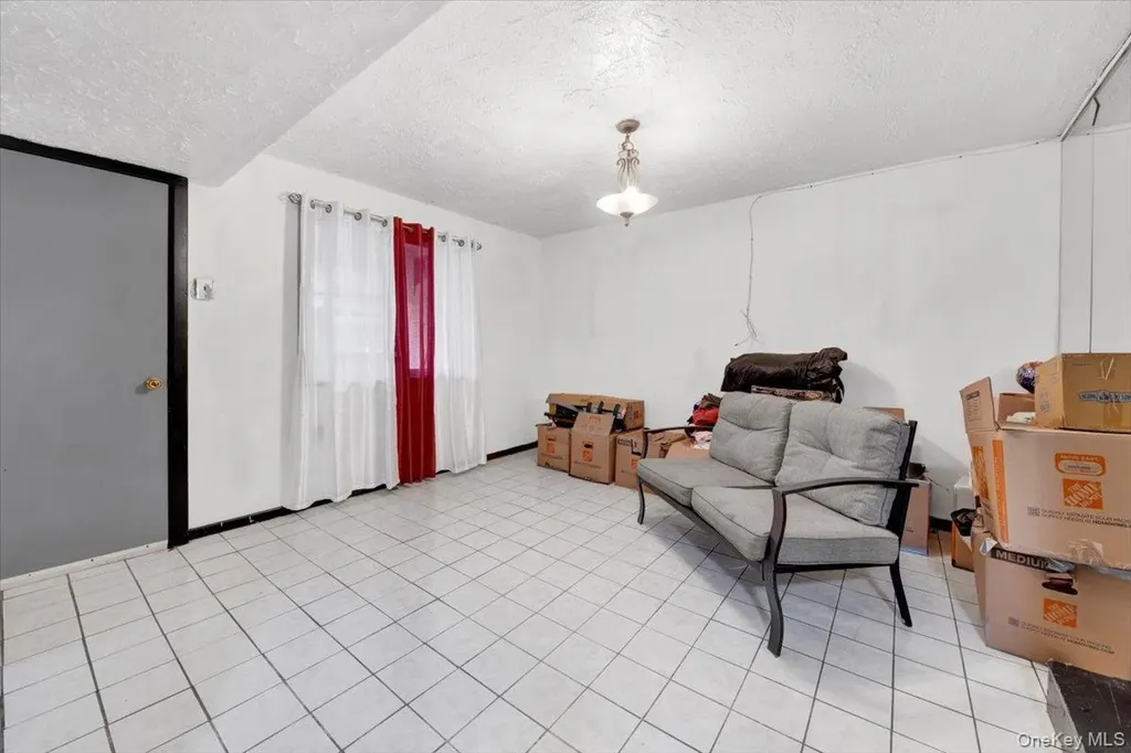 3302 Colden Avenue Bronx NY 10469