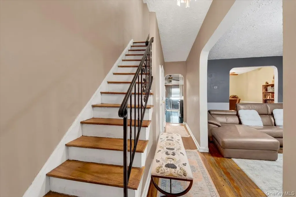 3302 Colden Avenue Bronx NY 10469