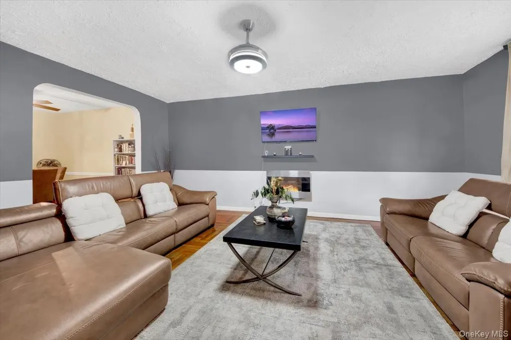 3302 Colden Avenue Bronx NY 10469