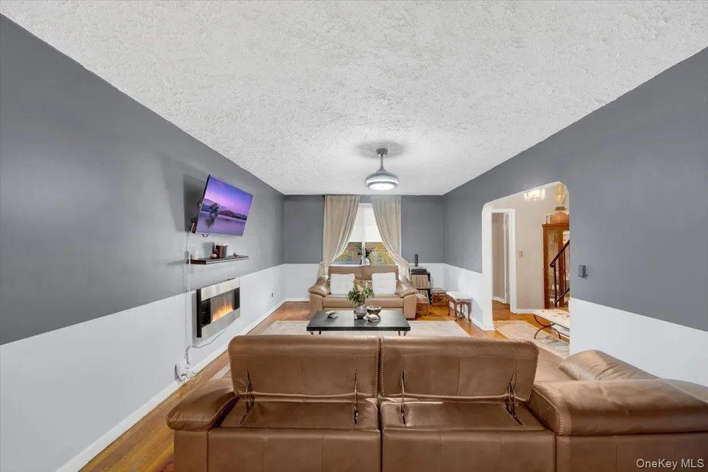3302 Colden Avenue Bronx NY 10469