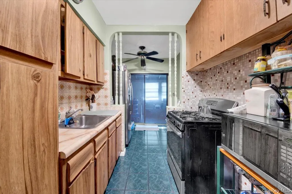 3302 Colden Avenue Bronx NY 10469