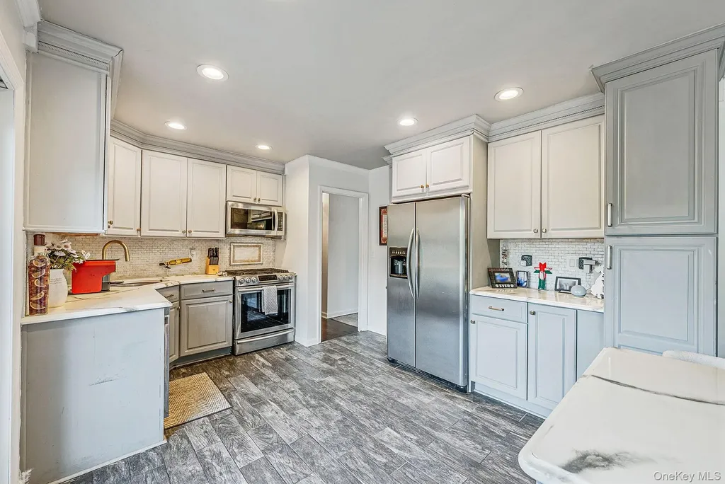 50 Mole Place Amityville NY 11701