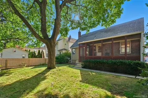 65 Grant Avenue Albertson NY 11507