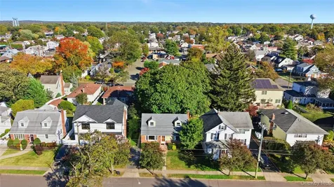 65 Grant Avenue Albertson NY 11507