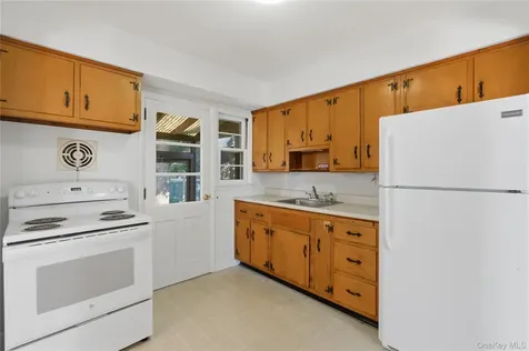 65 Grant Avenue Albertson NY 11507