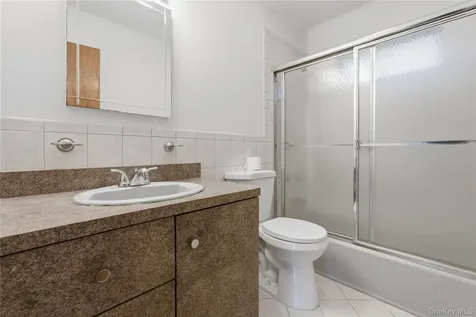 65 Grant Avenue Albertson NY 11507