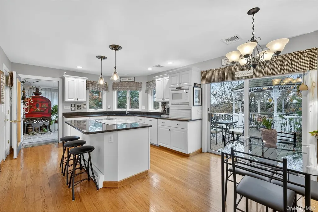 31 Almond Tree Lane Warwick NY 10990