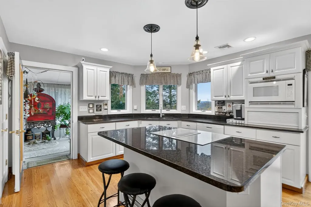 31 Almond Tree Lane Warwick NY 10990