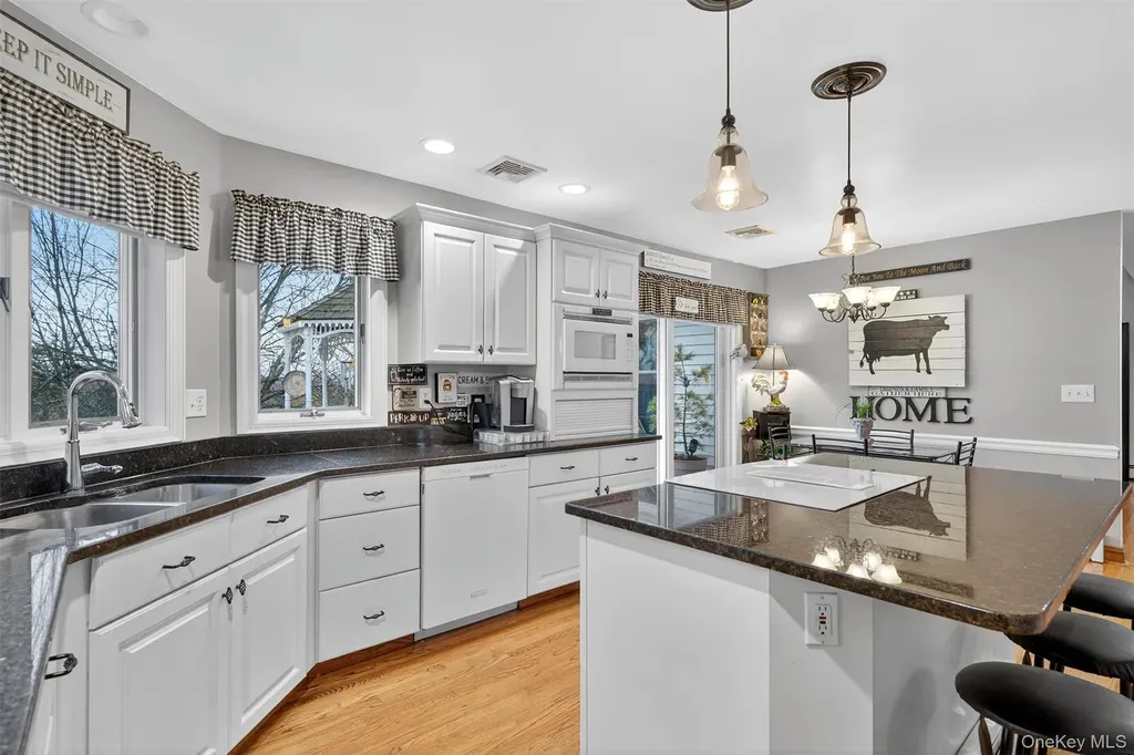 31 Almond Tree Lane Warwick NY 10990
