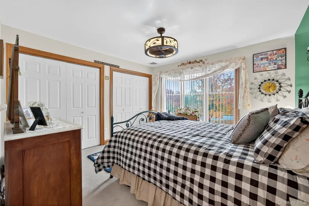 31 Almond Tree Lane Warwick NY 10990