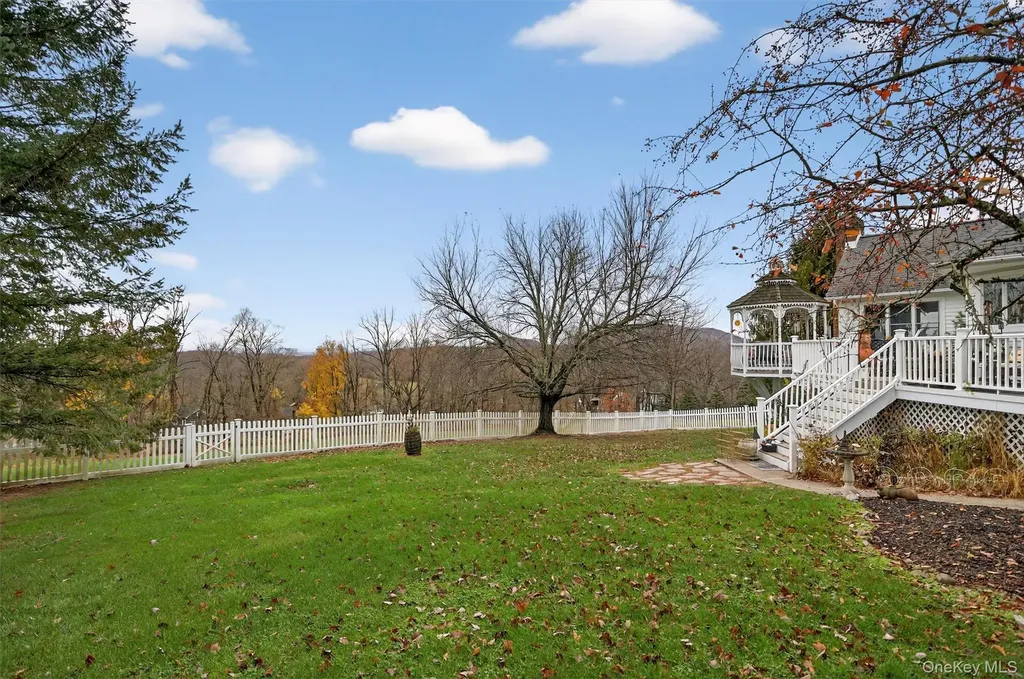 31 Almond Tree Lane Warwick NY 10990