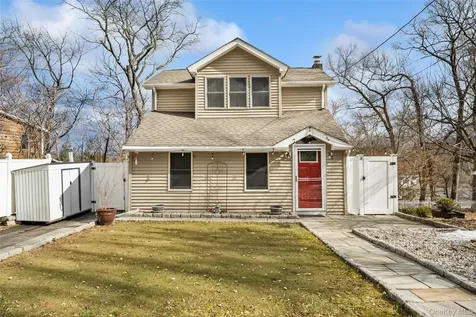 32 Shawnee Road Putnam Valley NY 10579